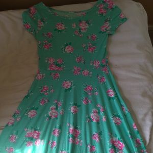 Comfy floral dress with open back